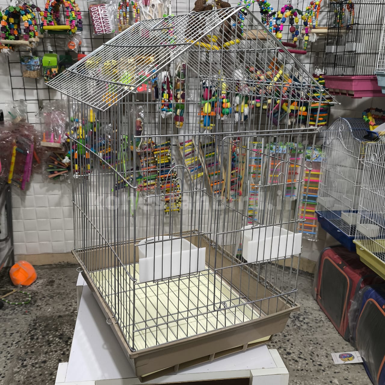 ۱٠۳۲ سقف شیروانی