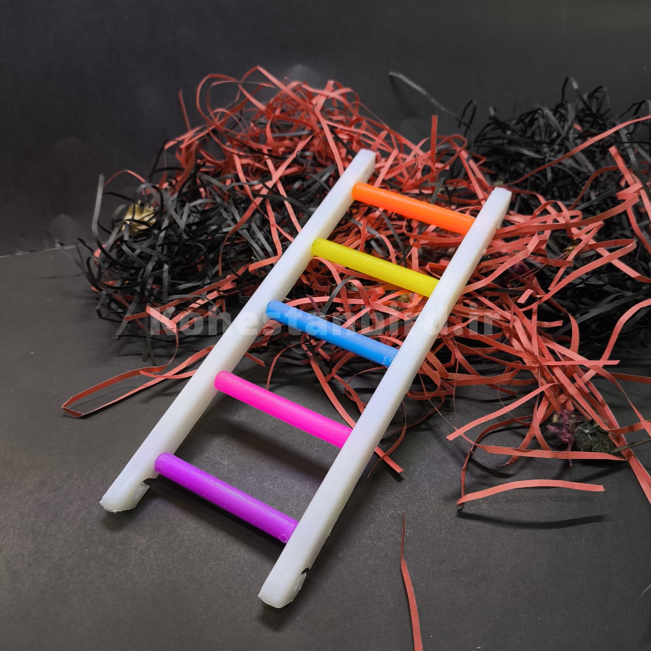 نردبان پلاستیکی کوچک